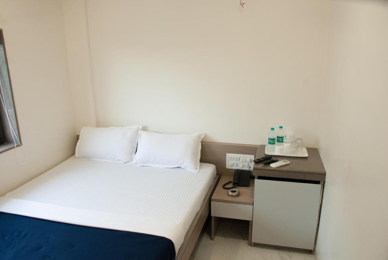 City Hotel Mumbai Exterior foto