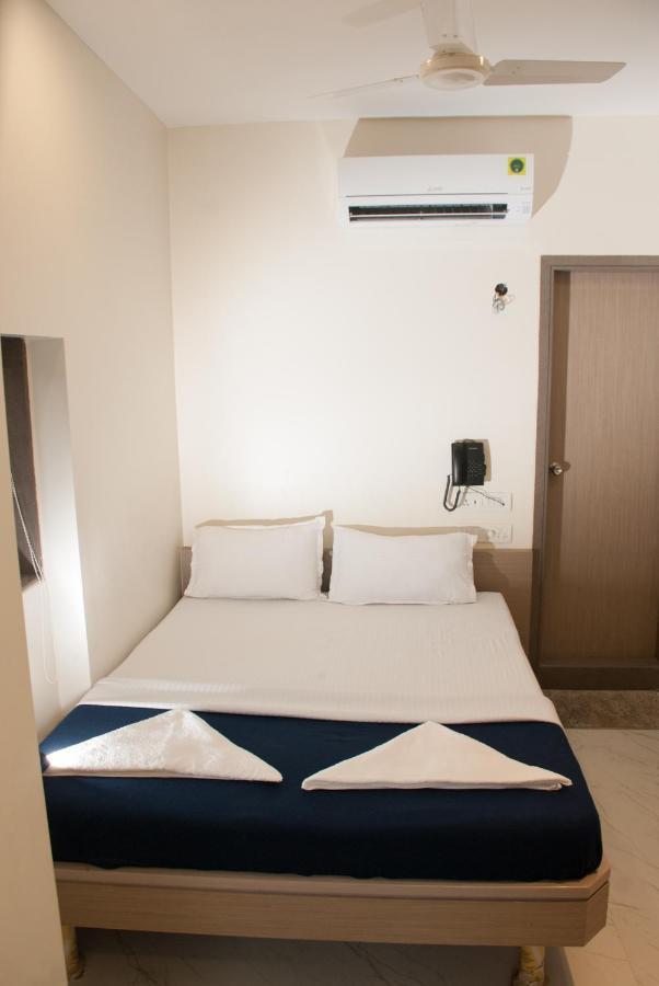 City Hotel Mumbai Exterior foto