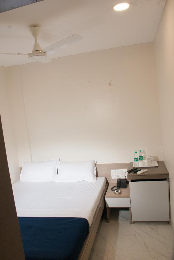 City Hotel Mumbai Exterior foto