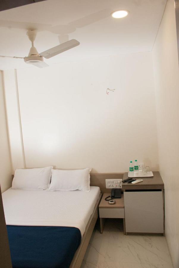 City Hotel Mumbai Exterior foto